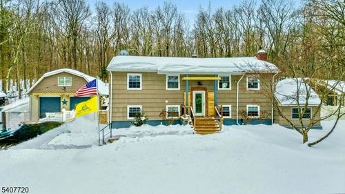 27 Grandview Ave, Stockholm, NJ, 07460-1903 | Card Image