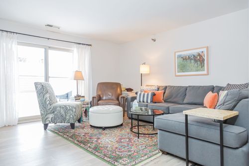 apt-112-120 Glengarry Dr, Bloomingdale, IL, 60108-2313 | Card Image