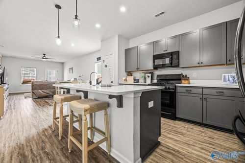 211 Fairbrook Dr, New Market, AL, 35761-4701 | Card Image