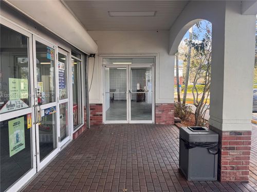a-4349 S Flamingo Rd, Davie, FL, 33330-1903 | Card Image
