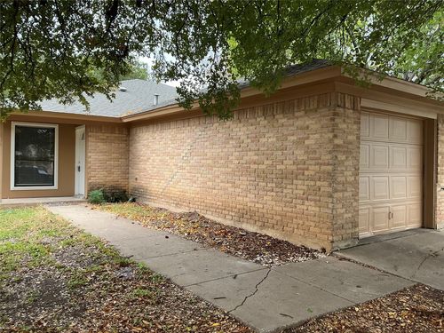 6714 Glenbrook Ln, Fort Worth, TX, 76133-5715 | Card Image
