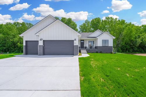 203 W Cherry Oaks St, Cheney, KS, 67025-9070 | Card Image