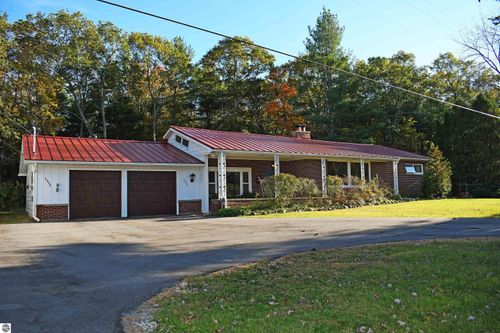 2230 N Us 23, East Tawas, MI, 48730-9554 | Card Image