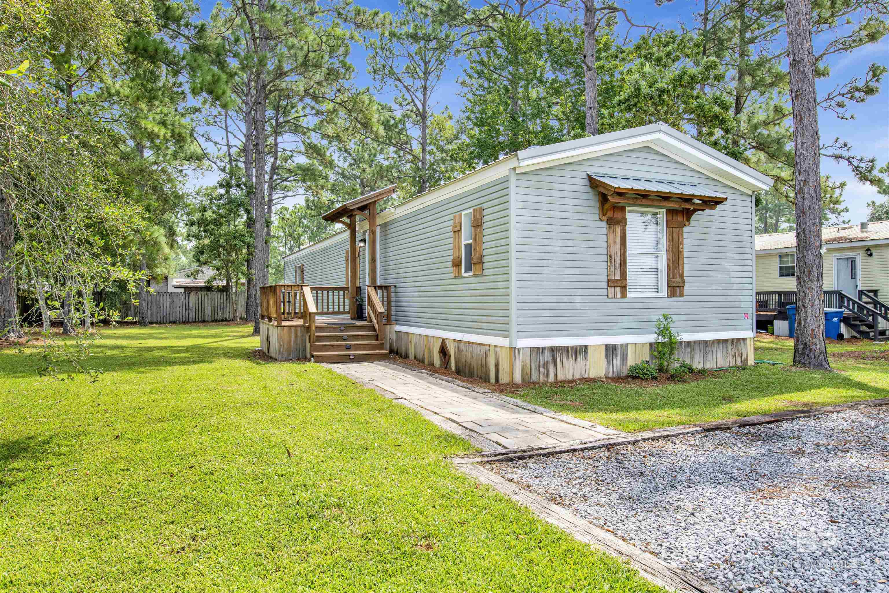 Lauder Ln, Orange Beach, AL 36561