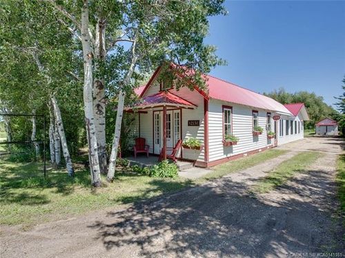 215 20 St, Dickson, AB, T4G0K8 | Card Image