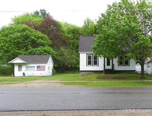 22019 E Everett Avenue, Grand Marais, MI, 49839 | Card Image