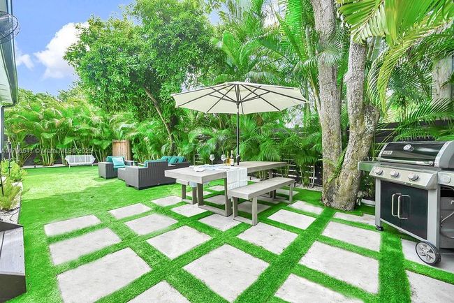 1010 Ne 83 Rd St, House other with 3 bedrooms, 3 bathrooms and null parking in Miami FL | Image 30