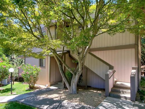 30 Clay Ct, Novato, CA, 94949-6650 | Card Image