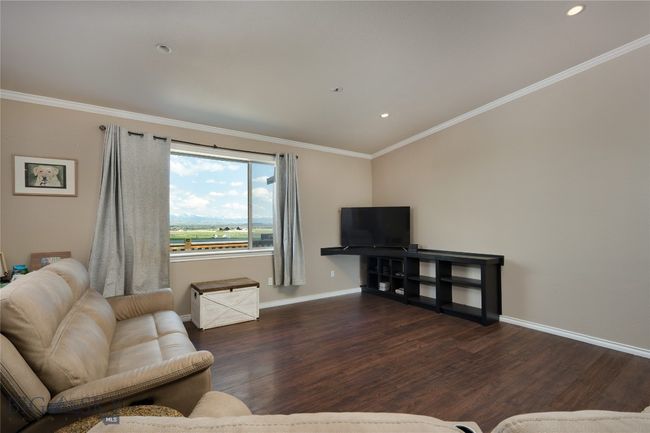 Living Room | Image 26