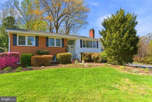 6535 Old Chesterbrook Rd, MCLEAN, VA, 22101-4610 | Card Image