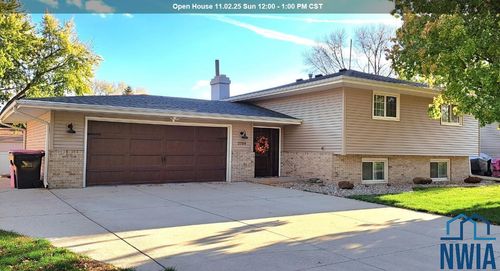 2704 Ivanhoe Dr, Sergeant Bluff, IA, 51054-9769 | Card Image