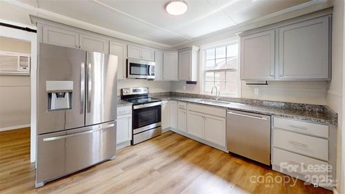408 W Finger St, Maiden, NC, 28650-1231 | Card Image