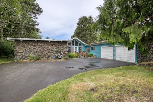 18 Sunset Boulevard, Hoquiam, WA, 98550 | Card Image