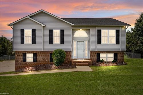132 Belmont Place Dr, King, NC, 27021-8297 | Card Image