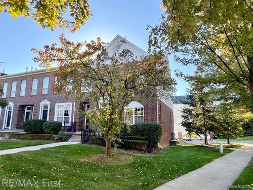 43203 Strand Dr, Sterling Heights, MI, 48313-2753 | Card Image