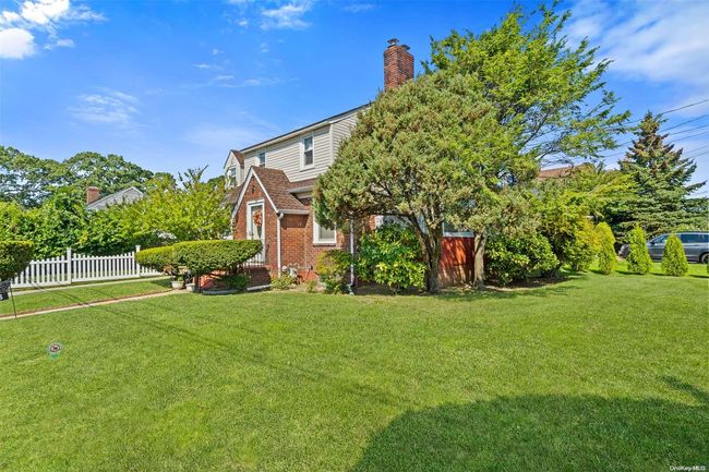 48 Davis St, House other with 3 bedrooms, 2 bathrooms and null parking in Freeport NY | Image 13