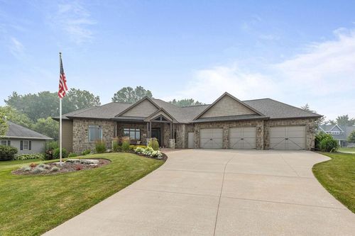 1835 Presidential Drive, NEENAH, WI, 54956 | Card Image