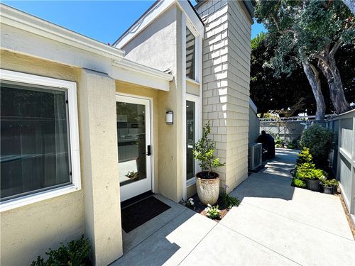 19857 Saltwater Cir, Huntington Beach, CA, 92648 | Card Image