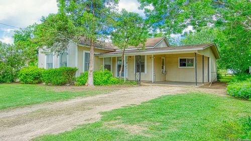 1107 Trail St, Floresville, TX, 78114-1701 | Card Image