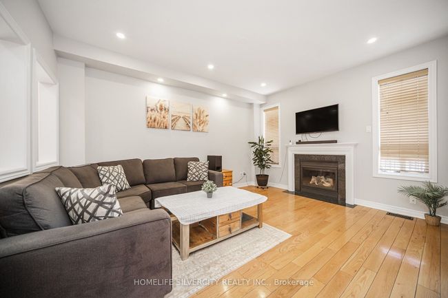 6 Aria Lane, House other with 4 bedrooms, 4 bathrooms and 4 parking in Brampton ON | Image 11