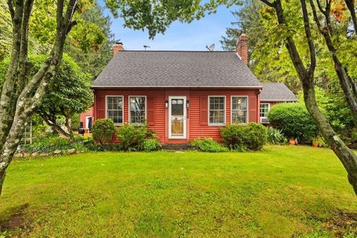 936 Central St, East Bridgewater, MA, 02333-2138 | Card Image