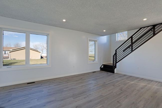 417 Railway Ave, House other with 3 bedrooms, 2 bathrooms and 4 parking in Scandia AB | Image 29