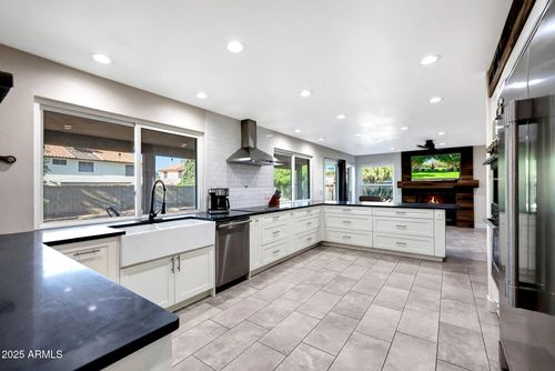 4609 E Le Marche Ave, Phoenix, AZ, 85032-4263 | Card Image