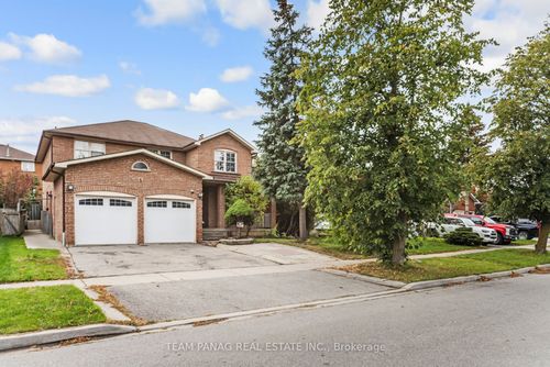 6 Coronation Cir, Brampton, ON, L6Z3Z6 | Card Image