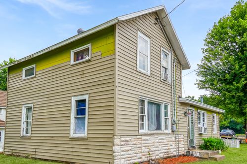 204 Ne 2nd St, Black River Falls, WI, 54615-1423 | Card Image