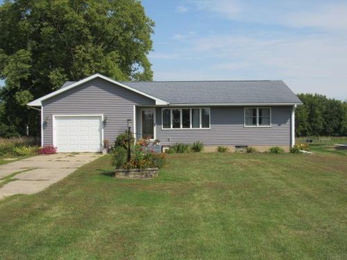 211 Maple St, Olin, IA, 52320-9687 | Card Image