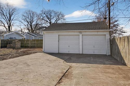 121 N Blake St, Olathe, KS, 66061-3725 | Card Image