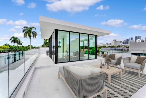 2130 S Miami Ave, Miami, FL, 33129-1540 | Card Image