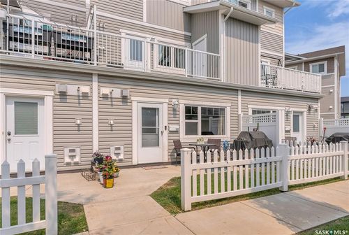 322-522 Cornish Rd, Saskatoon, SK, S7T0Z4 | Card Image