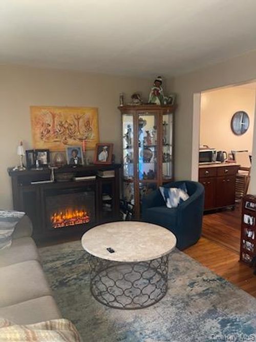 134 Claridge Ave, Elmont, NY, 11003-1510 | Card Image