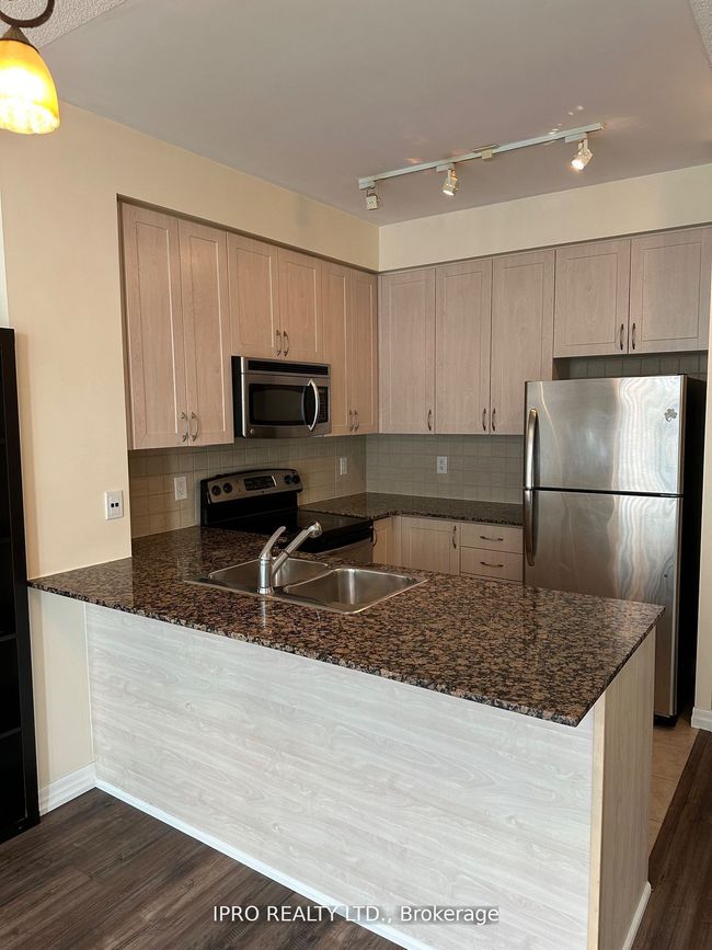 2710 - 225 Webb Dr, Condo with 1 bedrooms, 2 bathrooms and null parking in Mississauga ON | Image 8
