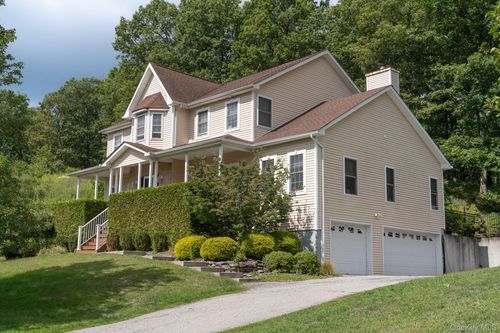115 Brigadoon Blvd, Highland Mills, NY, 10930-8325 | Card Image