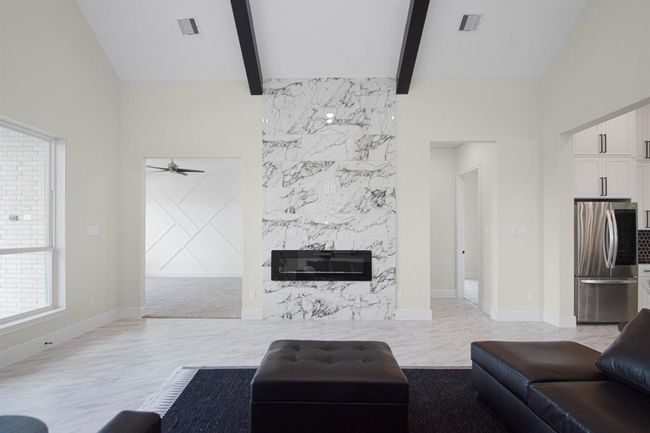 Family Room | Image 11
