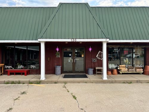 a-130 E Dakota St, Spring Valley, IL, 61362-1402 | Card Image