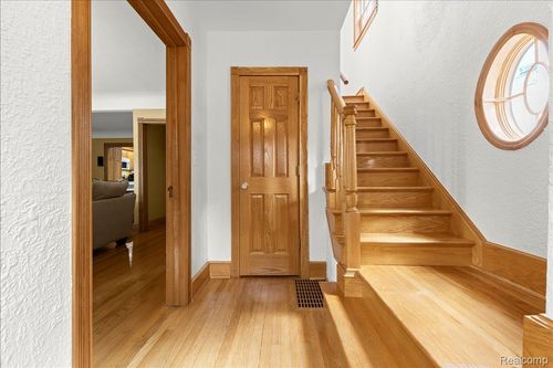 1775 Woodland Ave, Sylvan Lake, MI, 48320-1563 | Card Image