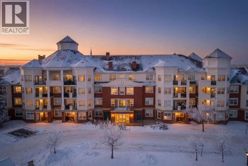 {{alt}} | Card Image