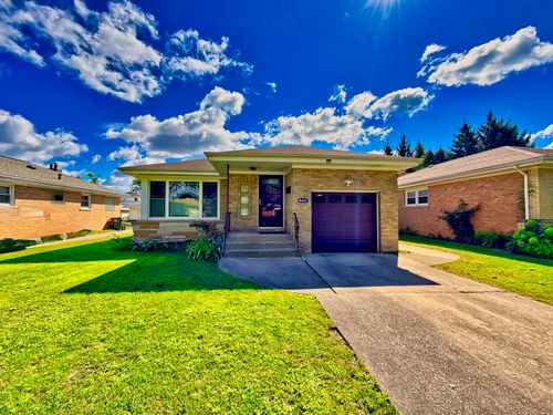 8451 Oriole Ave, Niles, IL, 60714-2059 | Card Image