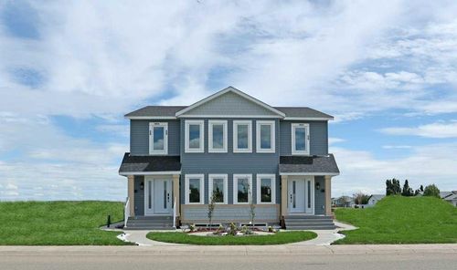 412A Meadowbrook Dr E, Brooks, AB, T1R1N7 | Card Image