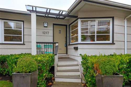 1217 Fairfield Rd, Victoria, BC, V8V3B3 | Card Image