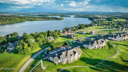 102-565 Rarity Bay Pkwy, Vonore, TN, 37885-5320 | Card Image