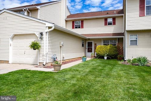 11 Salisbury Ct, BORDENTOWN, NJ, 08505-3136 | Card Image