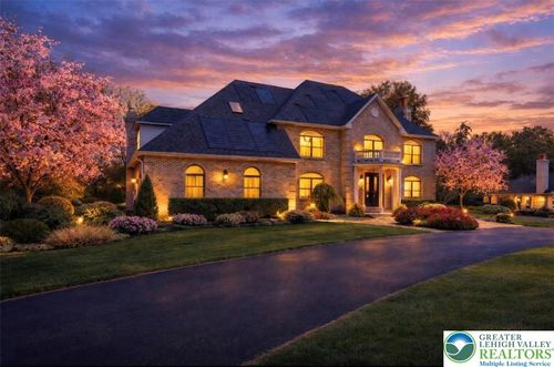 3685 Manor Rd, Bethlehem, PA, 18020-8609 | Card Image