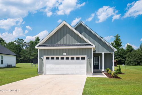 211 Deer Haven Dr, Richlands, NC, 28574-8407 | Card Image