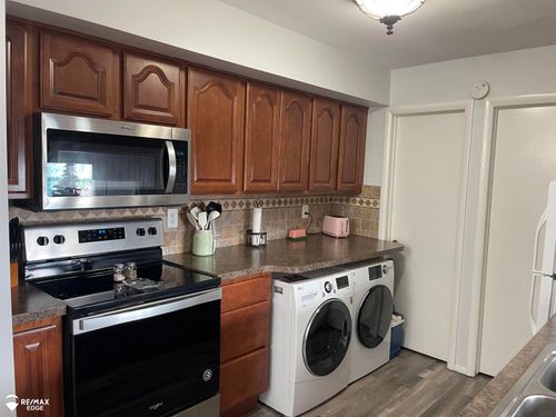 9469 Parkwood N, Davison, MI, 48423 | Card Image