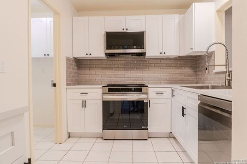 apt-h2-11303 Vance Jackson Rd, San Antonio, TX, 78230-1803 | Card Image