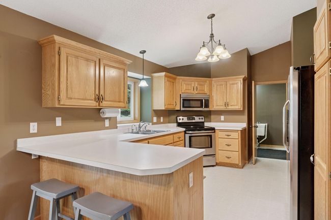 Spacious Kitchen with lots of cabinets | Image 15